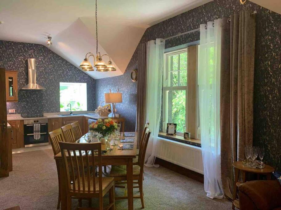 Chandlers Apartment Ascog エクステリア 写真