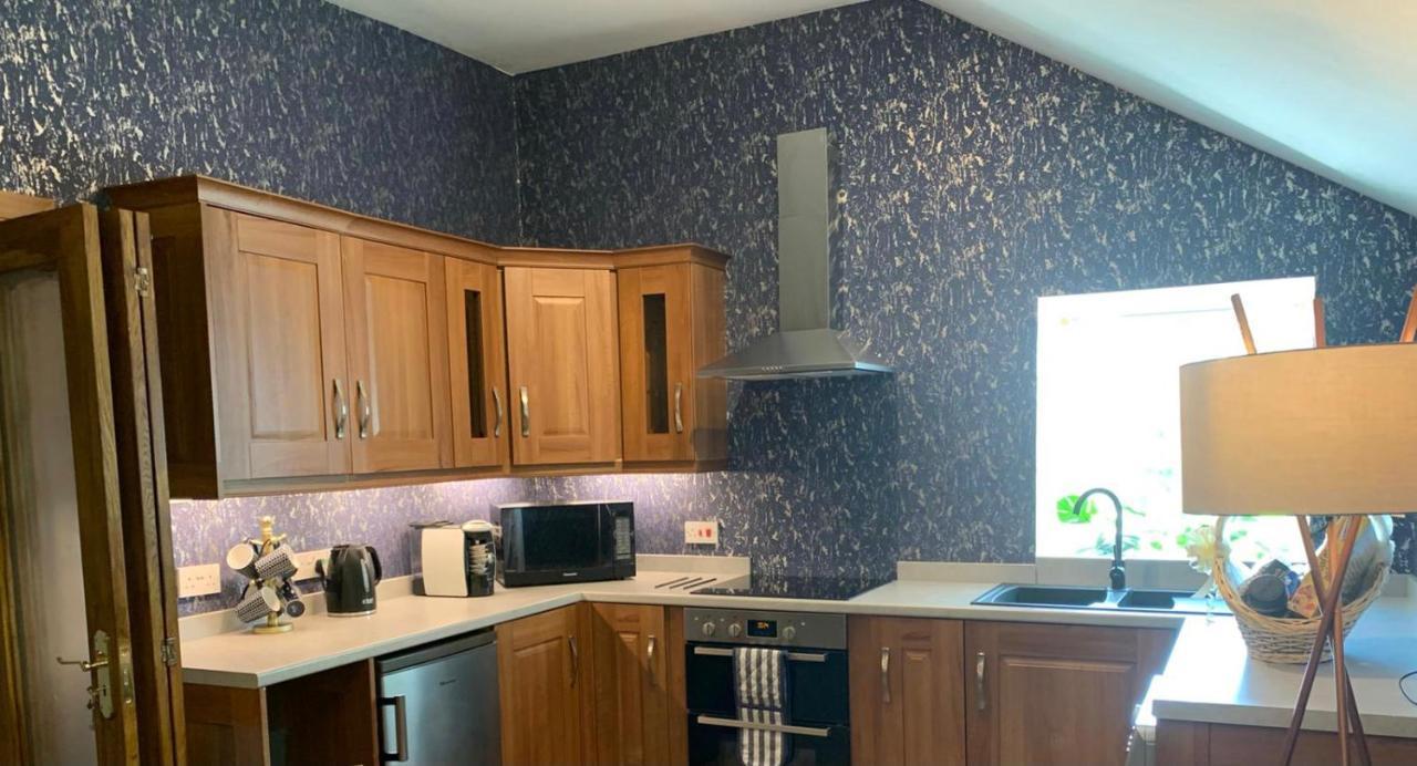 Chandlers Apartment Ascog エクステリア 写真