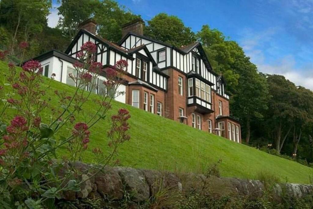 Chandlers Apartment Ascog エクステリア 写真